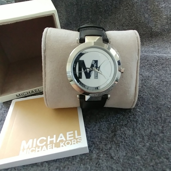 NWT MICHAEL KORS watch - Picture 1 of 3